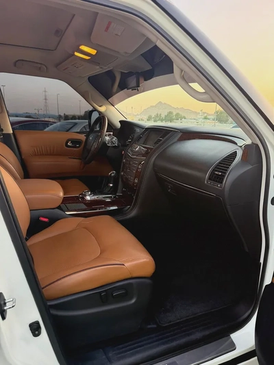 Nissan Patrol LE T2 2019 GCC Specs - Excellent Condition-6