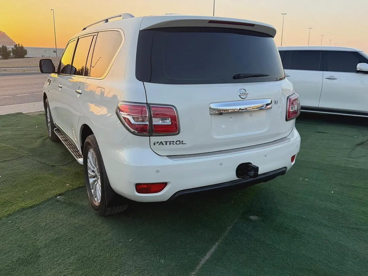 Nissan Patrol LE T2 2019 GCC Specs - Excellent Condition-4-4