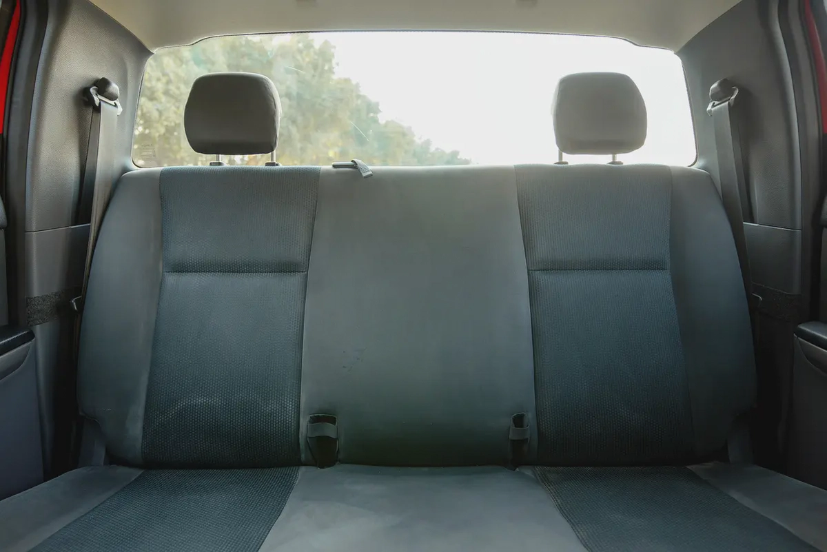 Mazda BT-50 | Double Cabin 4X2 | Manual | GCC Specs | Ref#M99655-11-11