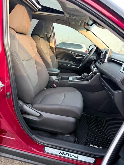 Toyota RAV4 XLE HEV Hybrid-13