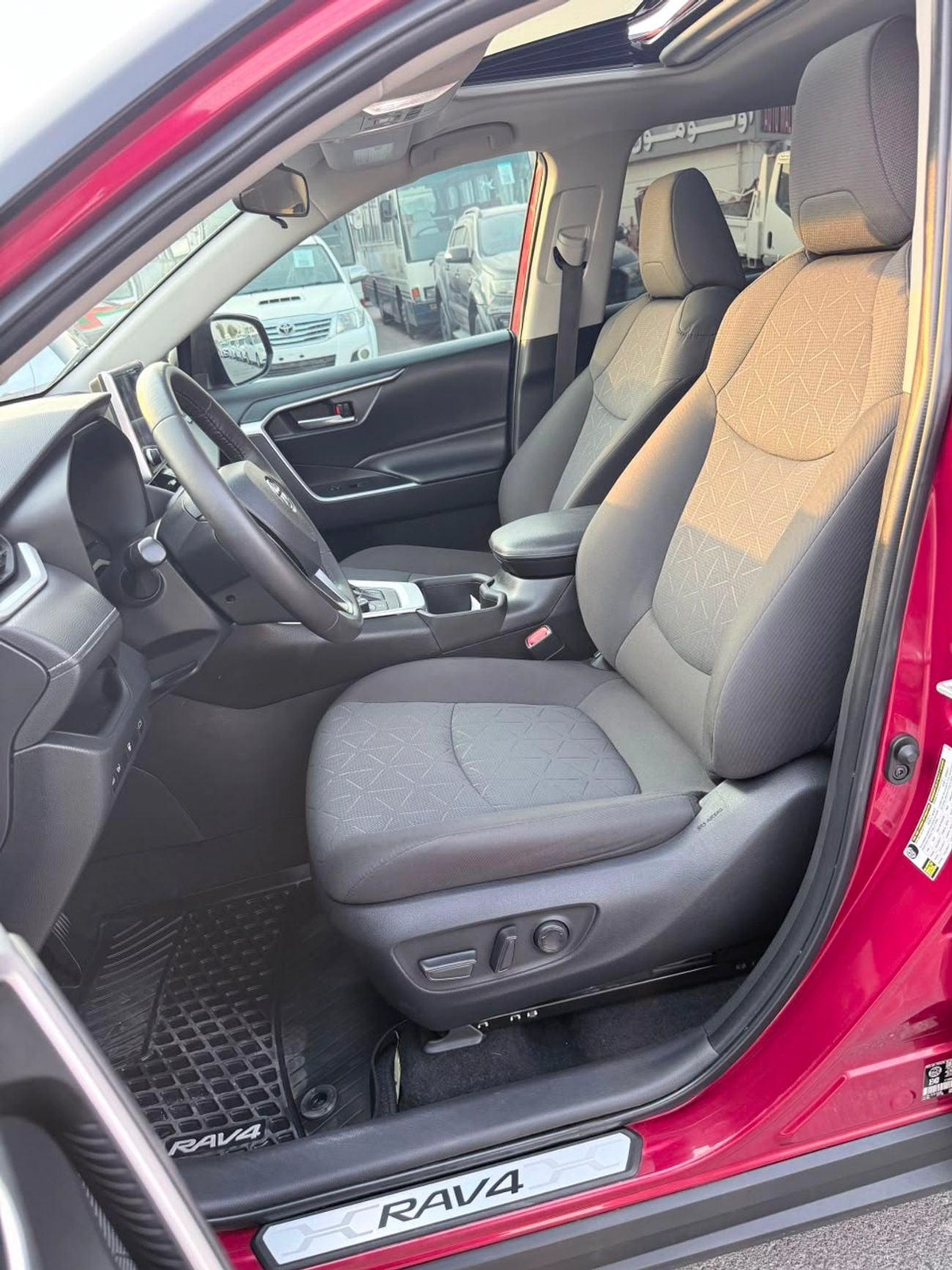 Toyota RAV4 XLE HEV Hybrid-5-0