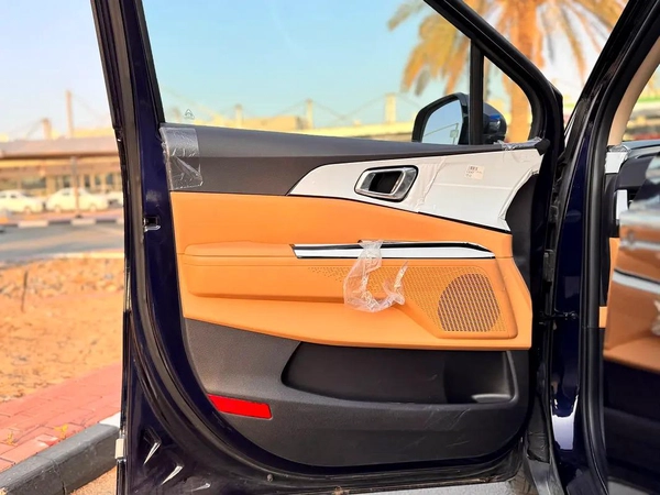 KIA CARNIVAL / GCC SPECS / BRAND NEW / 3 YEARS WARRANTY