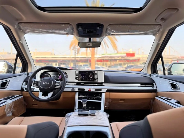 KIA CARNIVAL / GCC SPECS / BRAND NEW / 3 YEARS WARRANTY