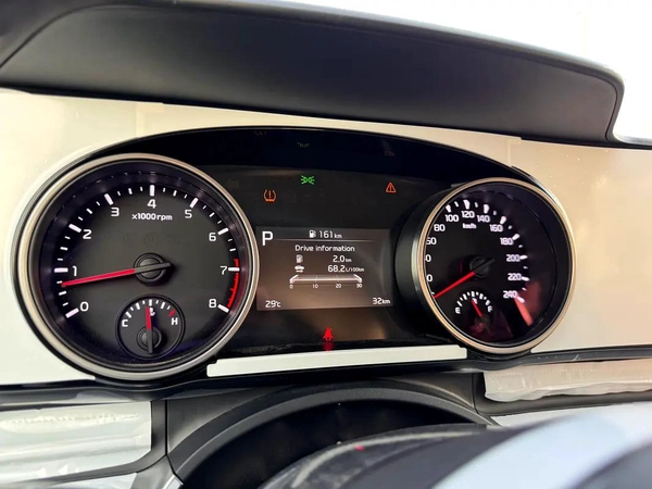 KIA CARNIVAL / GCC SPECS / BRAND NEW / 3 YEARS WARRANTY