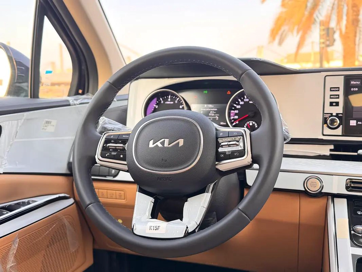 KIA CARNIVAL / GCC SPECS / BRAND NEW / 3 YEARS WARRANTY-10-10