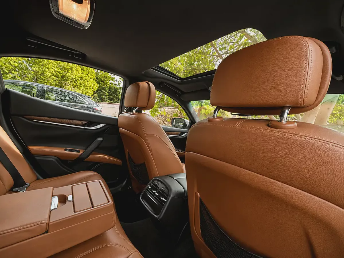 2015 Maserati Ghibli Q4 | GCC Specs | Italian Luxury & Performance 🇮🇹-5-5