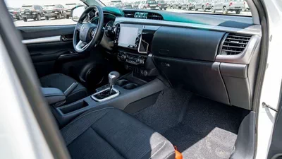 Toyota Hilux SGLX Toyota Hilux 2.4L Diesel AT Full Option 2025-8