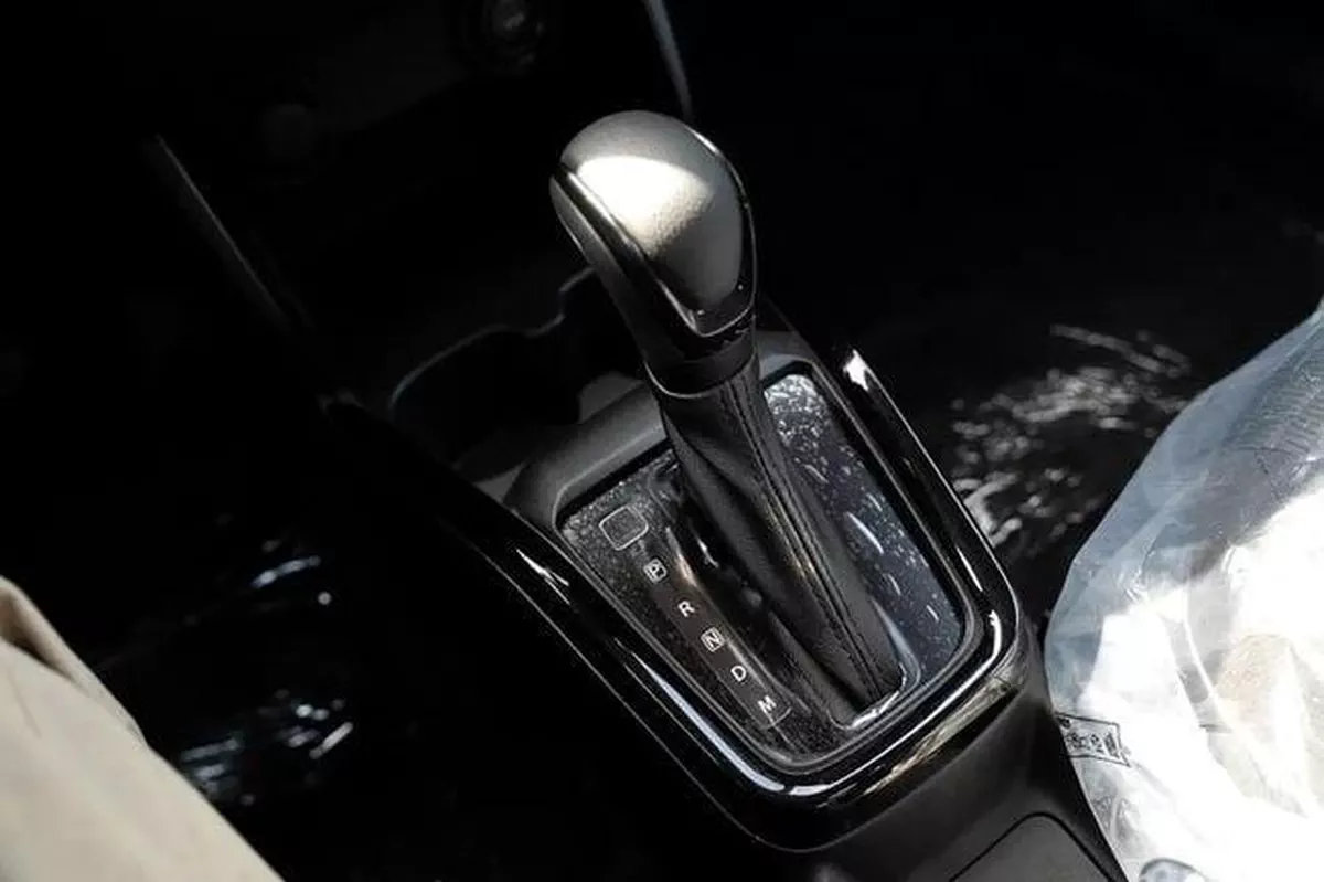 Suzuki Swift GLX Suzuki Swift GLX 2026 MENA specs (FOR EXPORT ONLY)-3-3