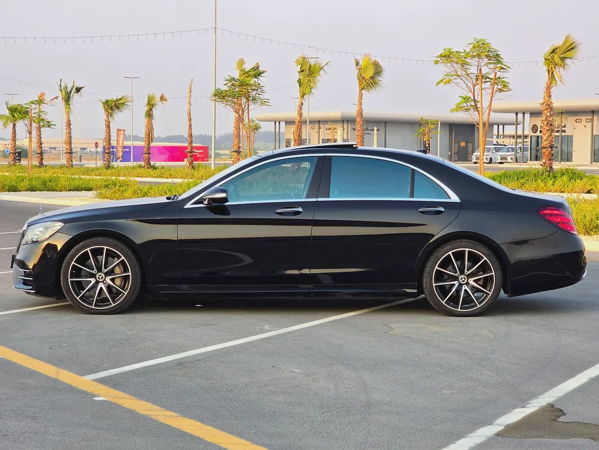 Mercedes-Benz S-Class S 560 2018 - American Specs-5-5