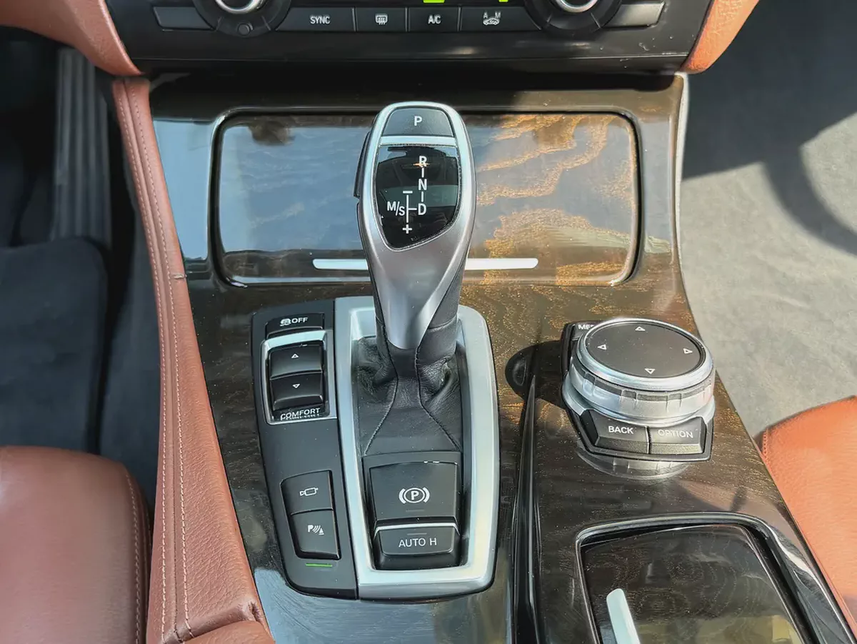 Original Paint | 2015 BMW 5-Series 528i GCC Specs-9-9