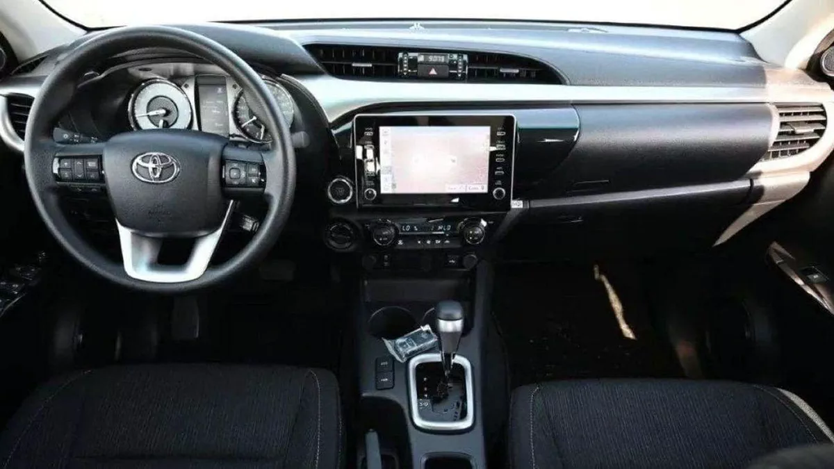 Toyota Hilux SGLX DC TRD 4.0L AWD-7-0