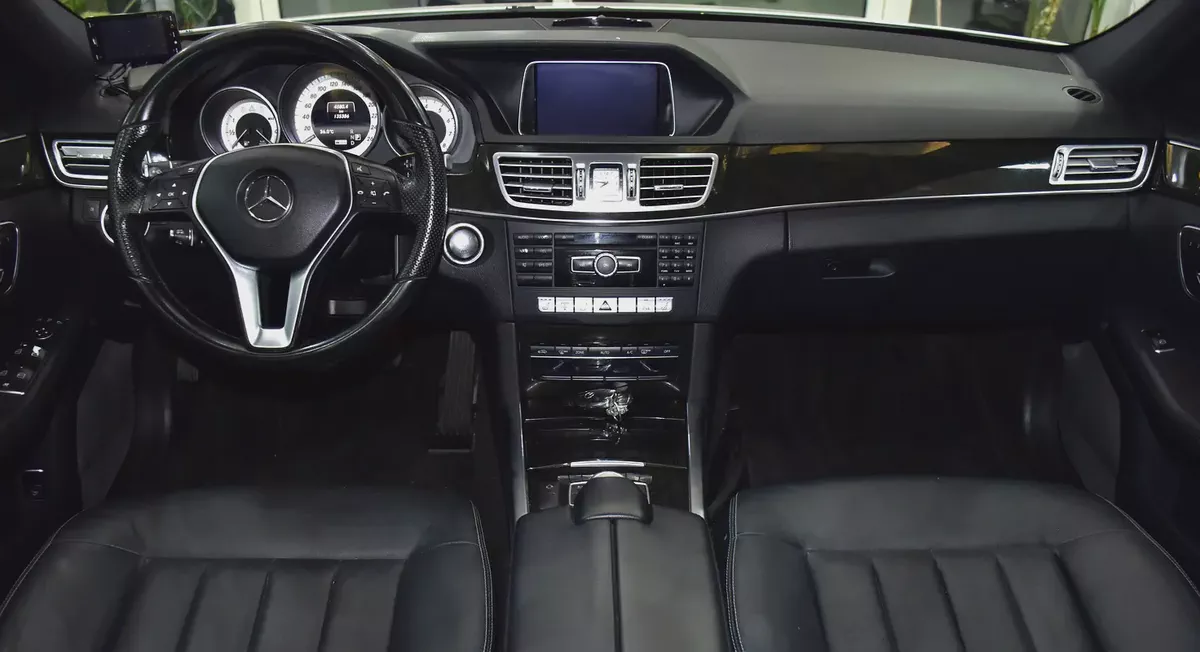 EXCELLENT DEAL for our Mercedes Benz E400 Hybrid ( 2014 Model ) in White Color Japanese Specs-10-10