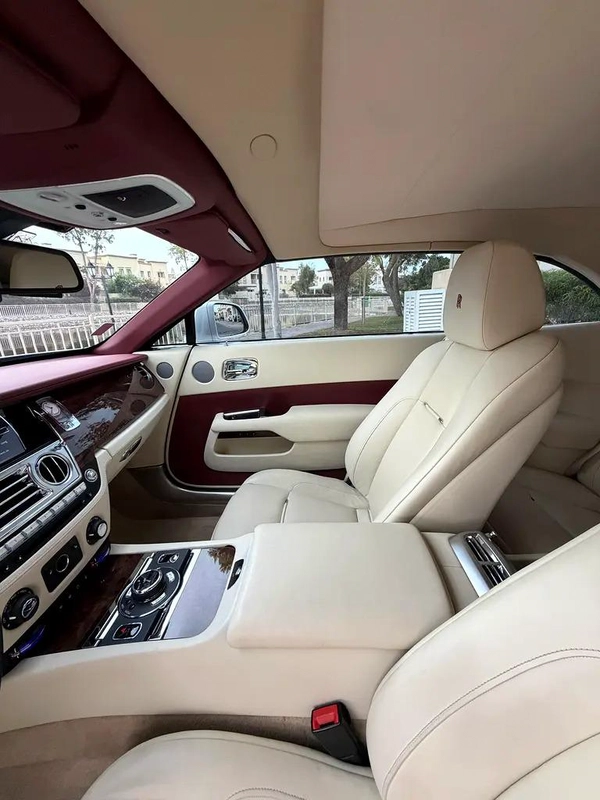 Rolls-Royce Dawn 2018 - Korean Specs - Pristine Condition