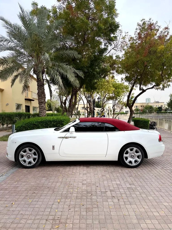 Rolls-Royce Dawn 2018 - Korean Specs - Pristine Condition