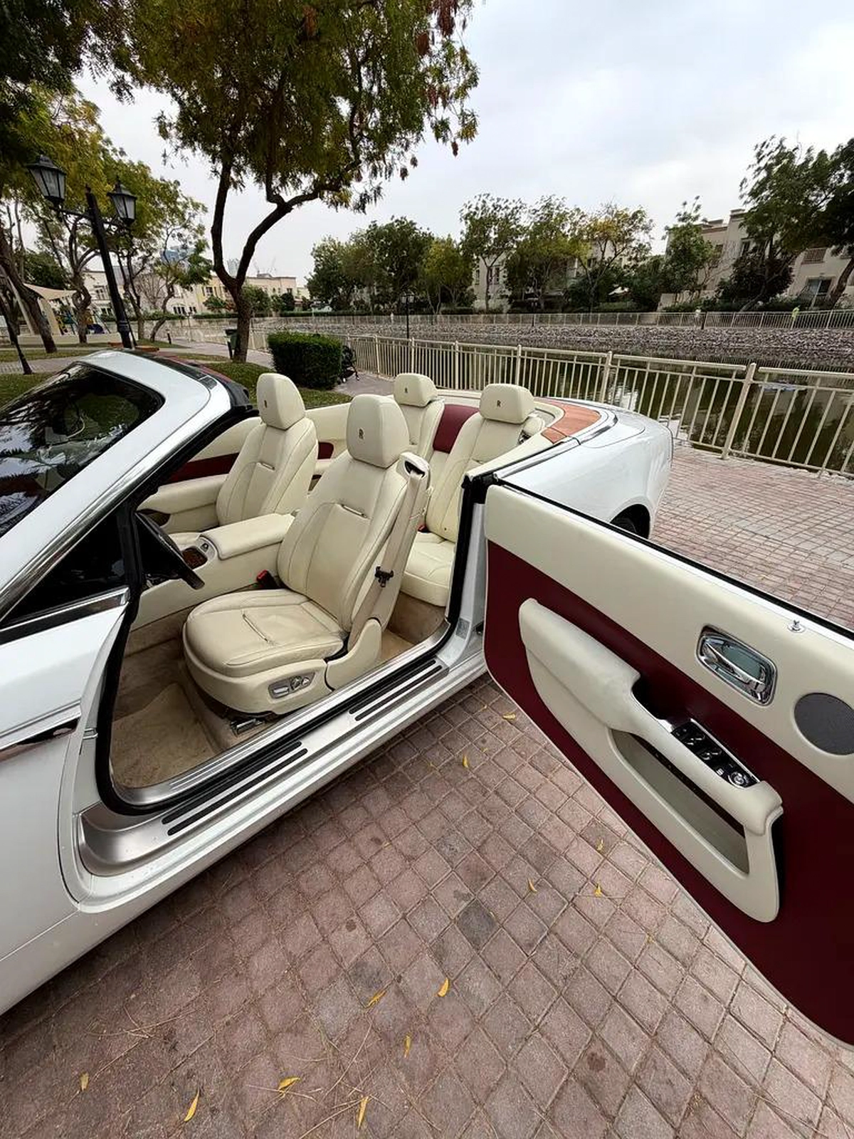 Rolls-Royce Dawn 2018 - Korean Specs - Pristine Condition-17-17