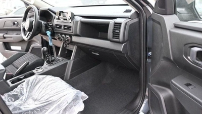 Mitsubishi L200 GLX Mitsubishi L200 2.4L diesel M/T V4 MY 2024-9