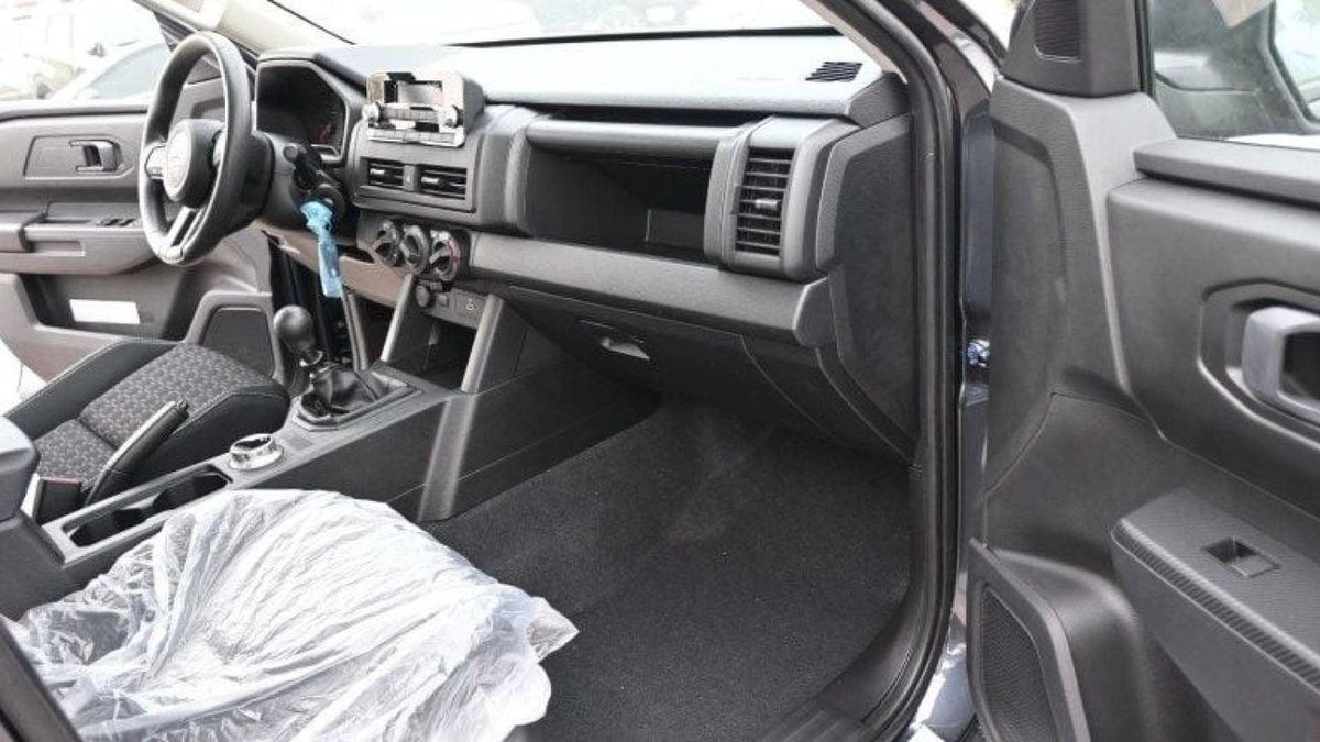 Mitsubishi L200 GLX Mitsubishi L200 2.4L diesel M/T V4 MY 2024