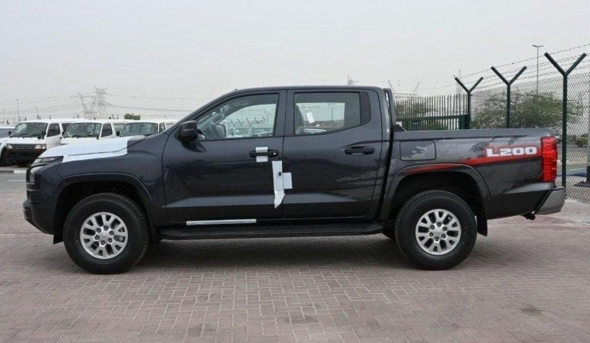 Mitsubishi L200 GLX Mitsubishi L200 2.4L diesel M/T V4 MY 2024