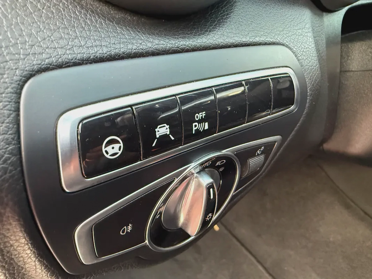 2015 Mercedes-Benz C-Class C200 | Japanese Specs | Pristine Condition-7-7