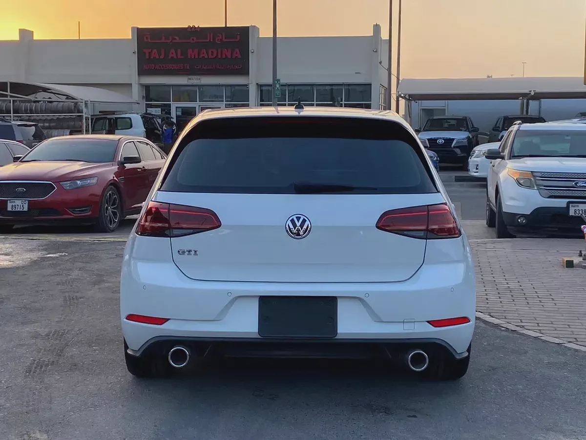 GOLF 2019 GTI  WHITE-10-10