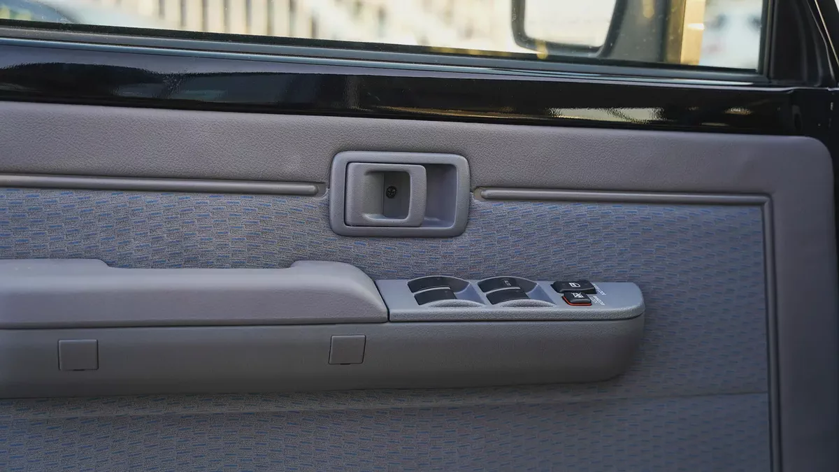 2026 Toyota Land Cruiser 70 Series LC 76 LX GCC Specs-7-7