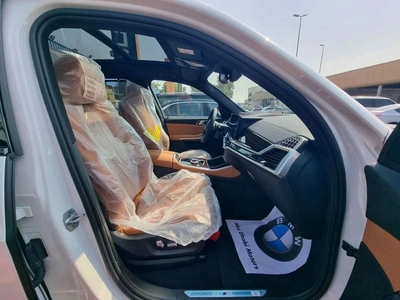 BMW X5 xDrive40i Luxury M Sport Package 3.0L xDrive 40i M Sport Under Warranty & Service 2025 GCC-2