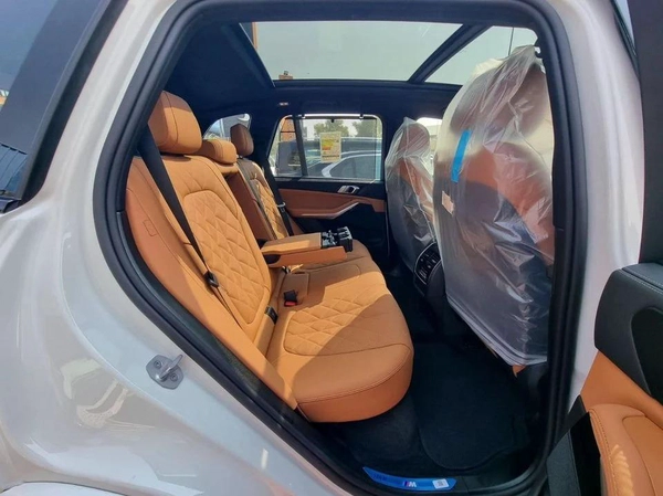 BMW X5 xDrive40i Luxury M Sport Package 3.0L xDrive 40i M Sport Under Warranty & Service 2025 GCC