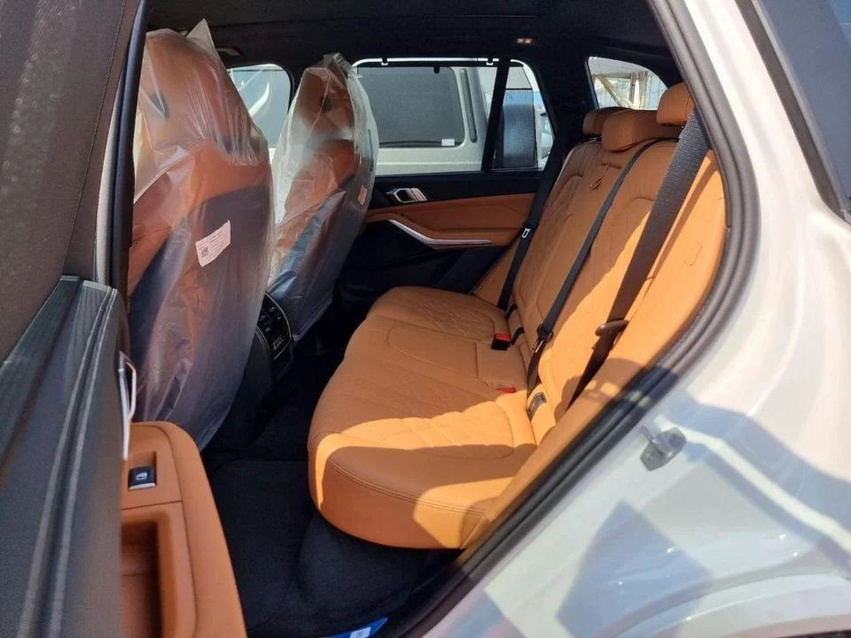 BMW X5 xDrive40i Luxury M Sport Package 3.0L xDrive 40i M Sport Under Warranty & Service 2025 GCC-8-8
