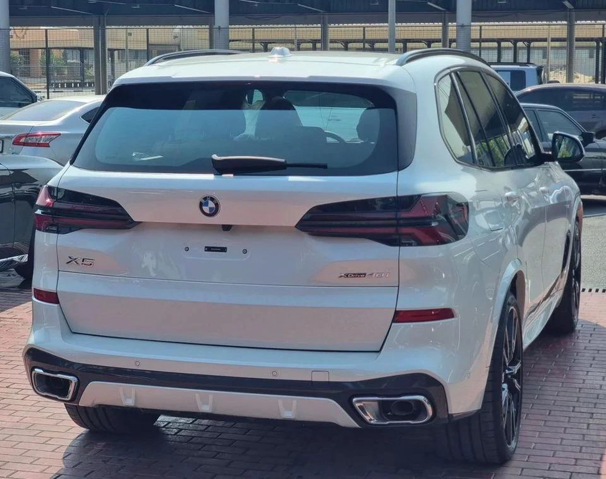 BMW X5 xDrive40i Luxury M Sport Package 3.0L xDrive 40i M Sport Under Warranty & Service 2025 GCC-9-9