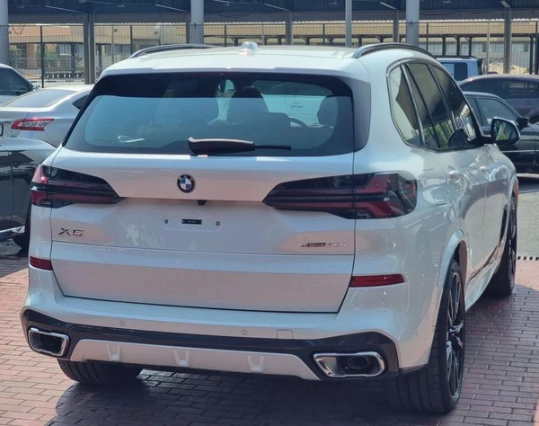 BMW X5 xDrive40i Luxury M Sport Package 3.0L xDrive 40i M Sport Under Warranty & Service 2025 GCC