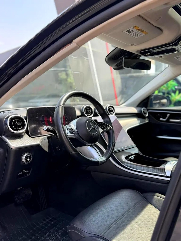 2022 Mercedes-Benz C300 - American Specs - Excellent Condition!