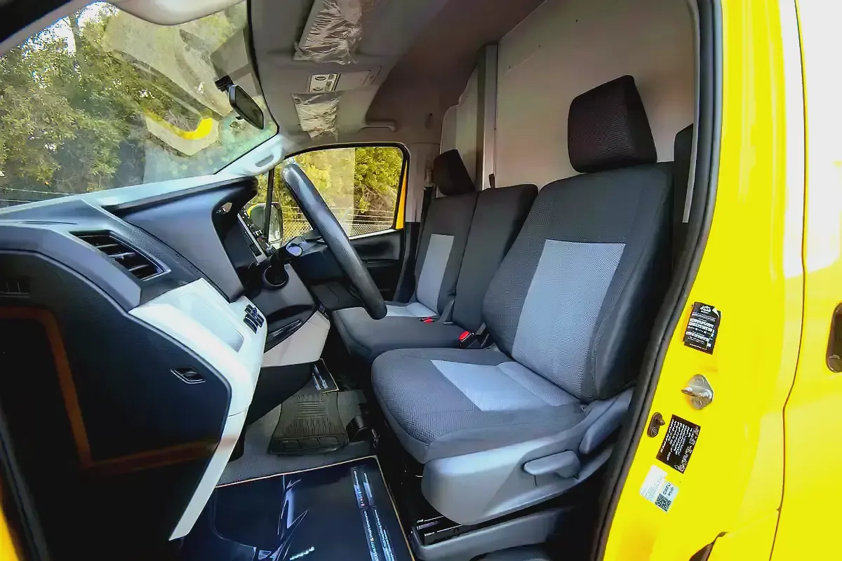 High Roof | Manual | Freezer Van | GCC Specs | Ref#T03514-9-9