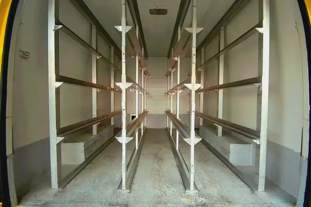 High Roof | Manual | Freezer Van | GCC Specs | Ref#T03514-7-7