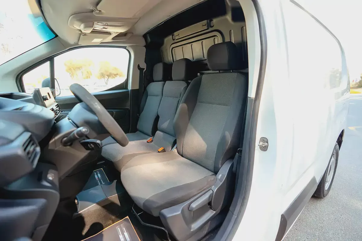 Peugeot Partner | Delivery Van | GCC Specs | Ref#P34218-7-7