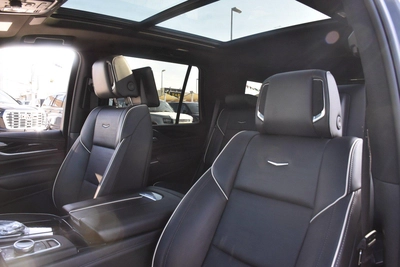 CADILLAC ESCALADE LUXURY 2023 | BLACK-6