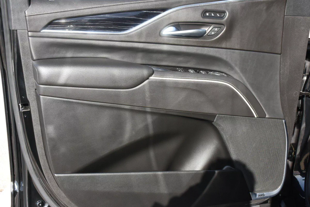 CADILLAC ESCALADE LUXURY 2023 | BLACK-11-11