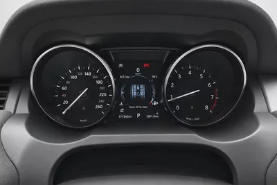 Range Rover Evoque SE 2019 | GCC Specs | 2 Keys | AED 1,175 / Monthly-12