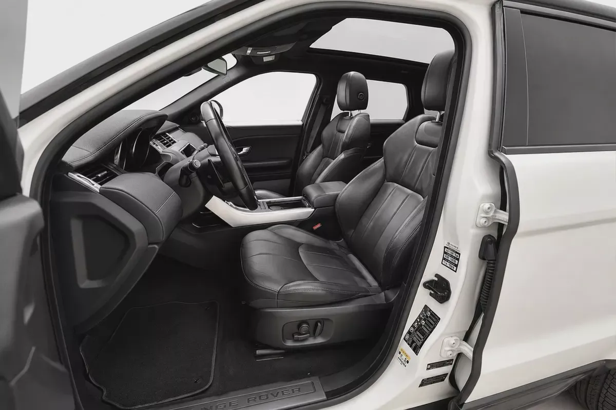 Range Rover Evoque SE 2019 | GCC Specs | 2 Keys | AED 1,175 / Monthly-9-9