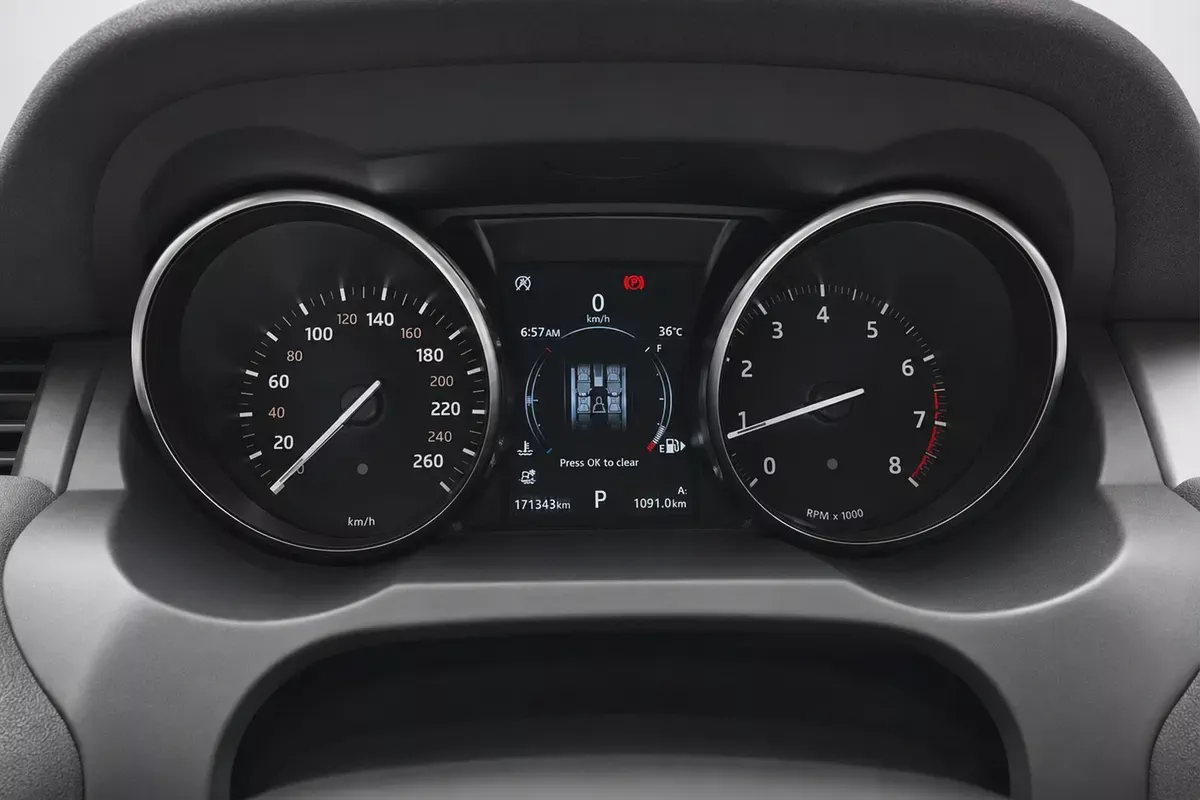 Range Rover Evoque SE 2019 | GCC Specs | 2 Keys | AED 1,175 / Monthly-12-12