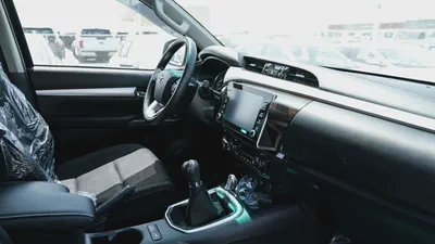 Brand New Toyota Hilux Double Cab GLX 2.7 SR5 2026 - GCC Specs-13