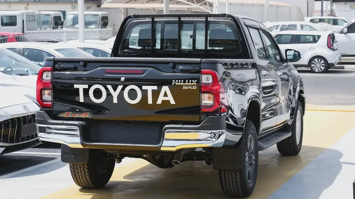 Brand New Toyota Hilux Double Cab GLX 2.7 SR5 2026 - GCC Specs-9-9