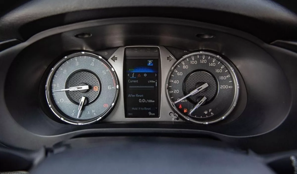 Toyota Hilux SGLX TOYOTA HILUX 2.4L MID OPTION A/T MY2025 FOR EXPORT-17-0
