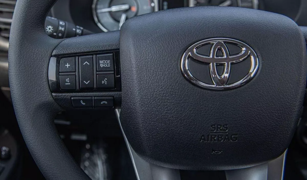 Toyota Hilux SGLX TOYOTA HILUX 2.4L MID OPTION A/T MY2025 FOR EXPORT-21-0