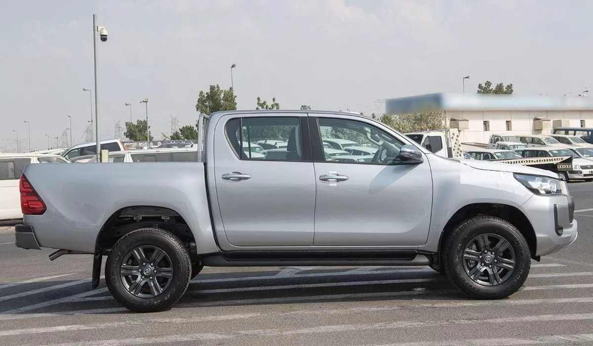 Toyota Hilux SGLX TOYOTA HILUX 2.4L MID OPTION A/T MY2025 FOR EXPORT-3-0