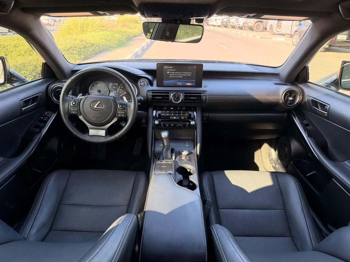 Lexus IS300  Lexus IS 300 2024-6-0