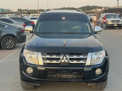 Mitsubishi Pareto 2013 fullopshin black color GCC calen car-1