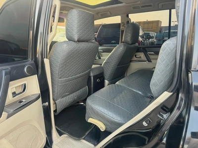 Mitsubishi Pareto 2013 fullopshin black color GCC calen car-3