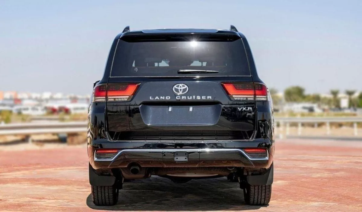 Toyota Land Cruiser VXR toyota landcrusier vxr 3.5 petrol AT twin turbo-6-0