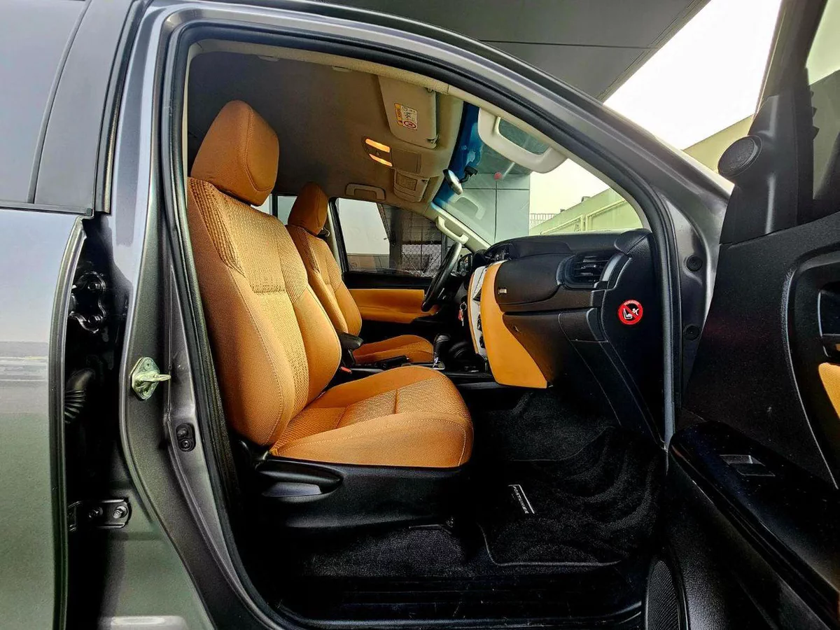 Toyota Fortuner EXR / V4 2.7L 4WD/ LOW MILEAGE/ EXCELLENT CONDITION-11-0