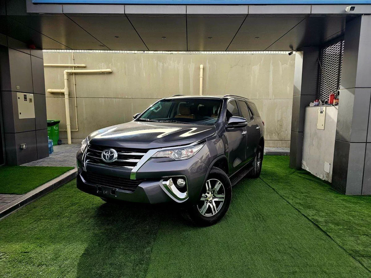 Toyota Fortuner EXR / V4 2.7L 4WD/ LOW MILEAGE/ EXCELLENT CONDITION